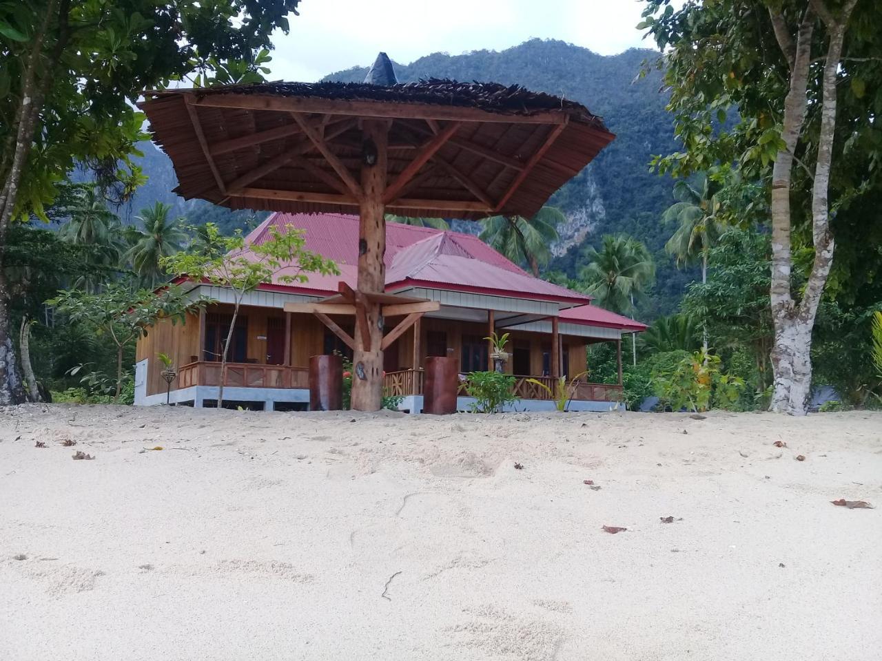 Nusa Nalan Beach Resort Rumah Olat Exteriér fotografie