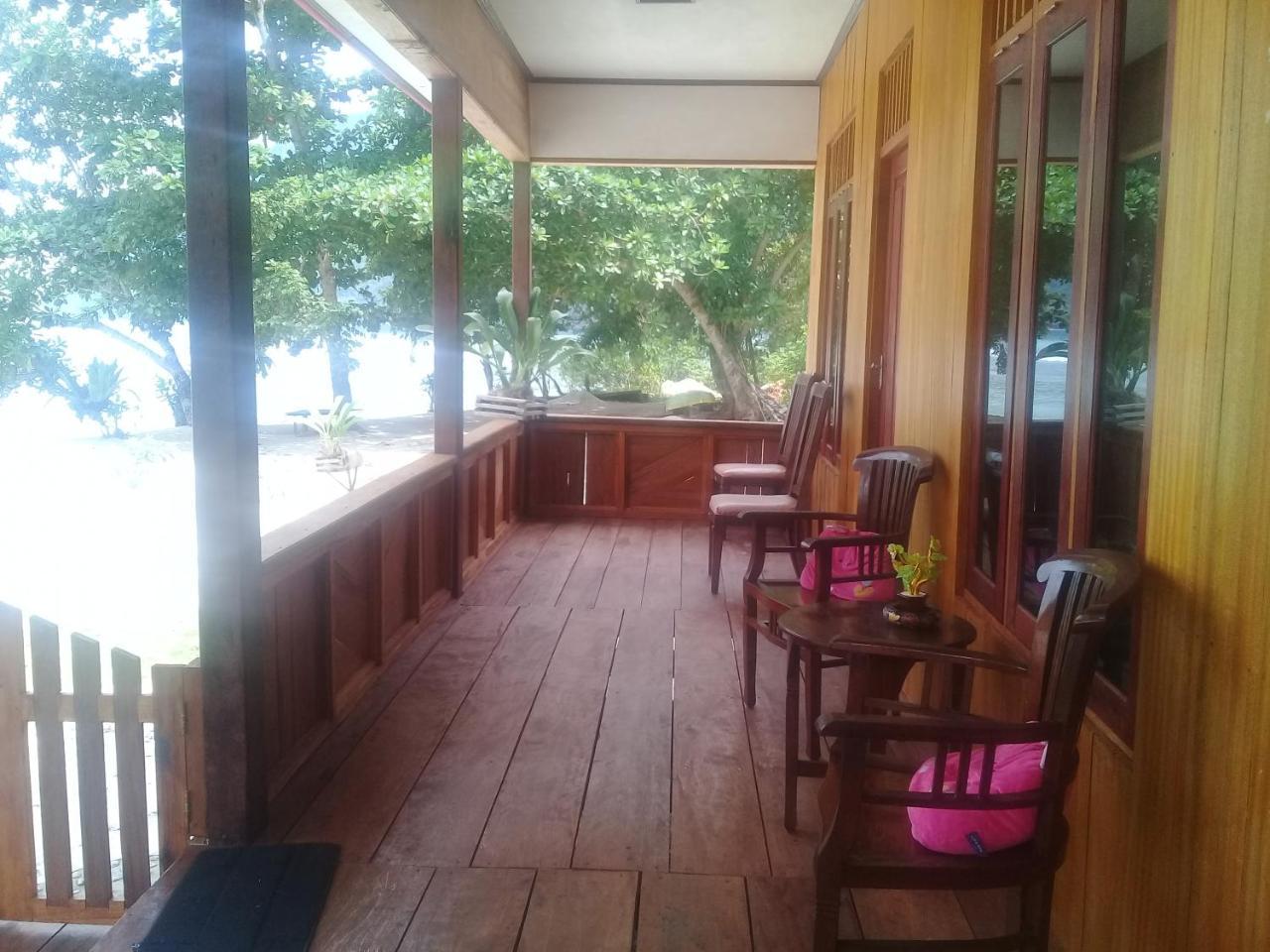 Nusa Nalan Beach Resort Rumah Olat Exteriér fotografie
