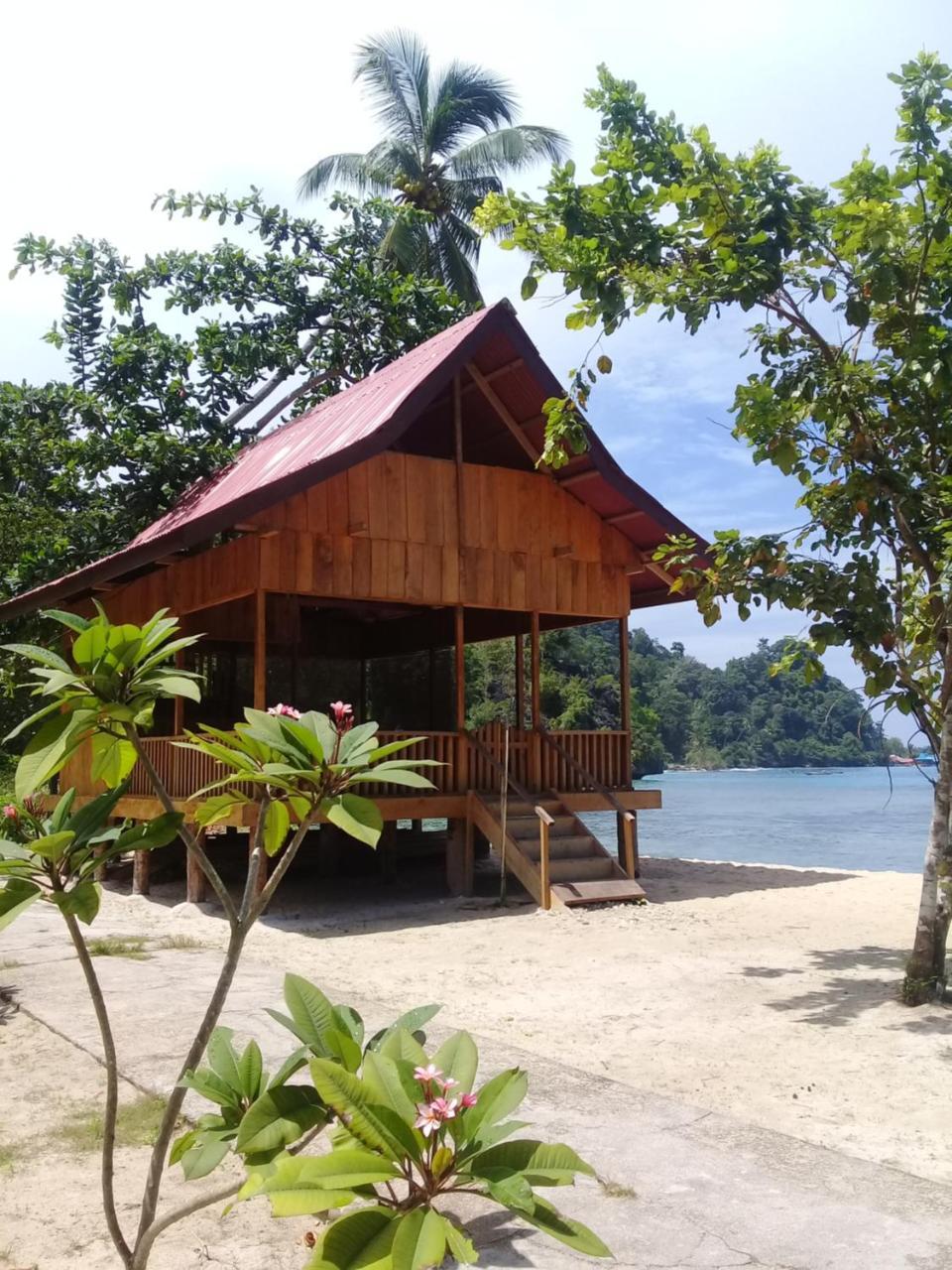 Nusa Nalan Beach Resort Rumah Olat Exteriér fotografie
